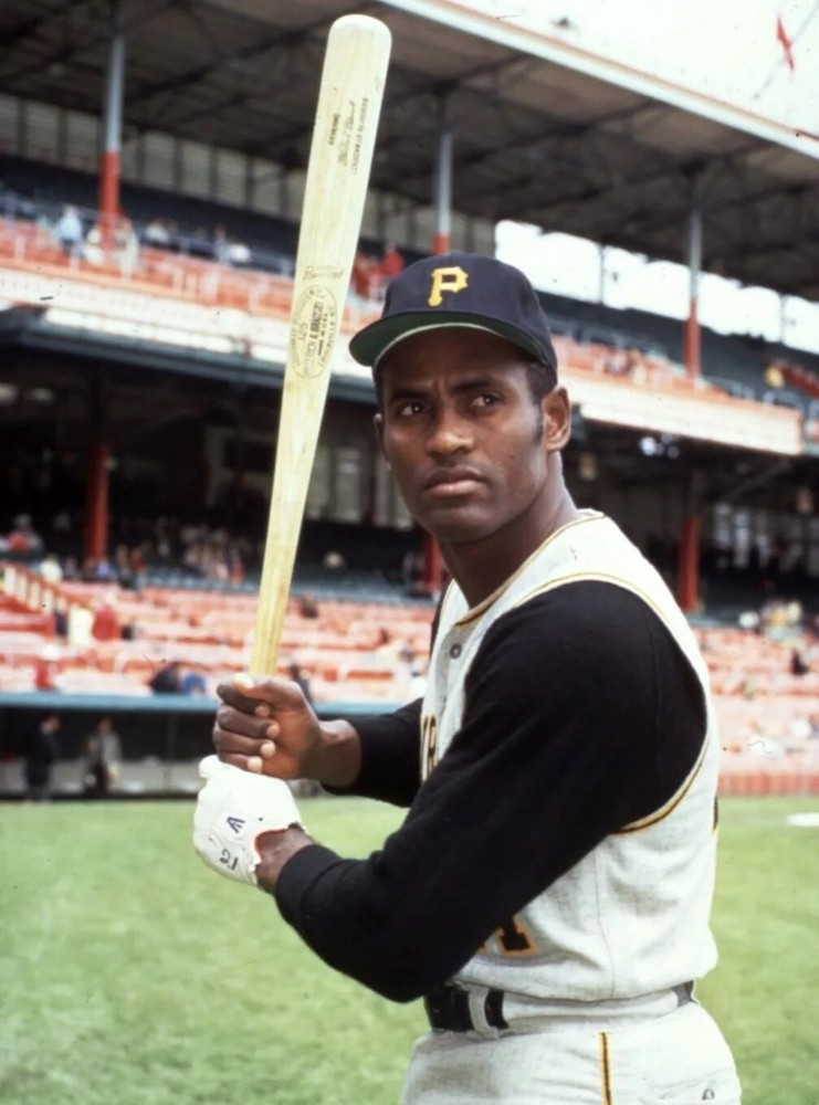 Roberto Clemente Pirates Hall Of Fame Legend Color 8x10 PHOTO PRINT