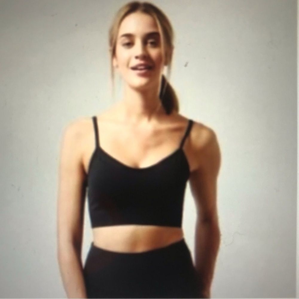 Athleta Renew Sports Bra Women's Medium Black Seamless Padded D-DD Cup Yoga