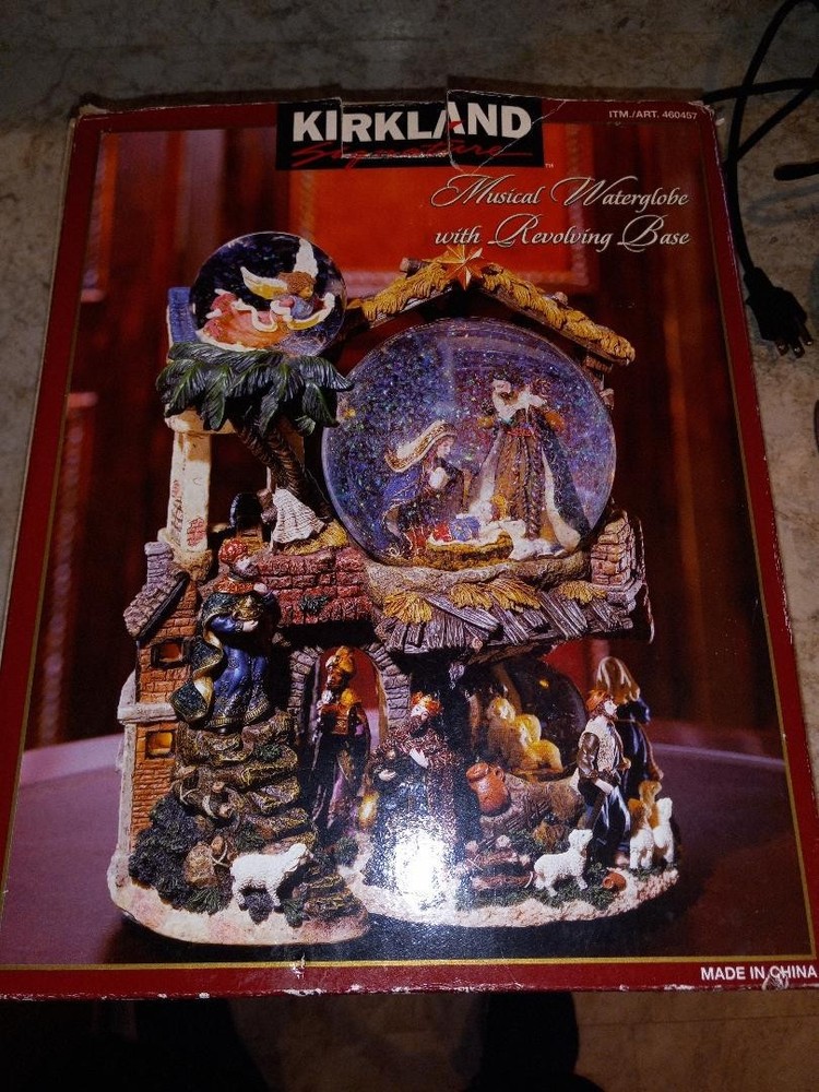 Kirkland Signature Musical Waterglobe with Revolving Base Nativity