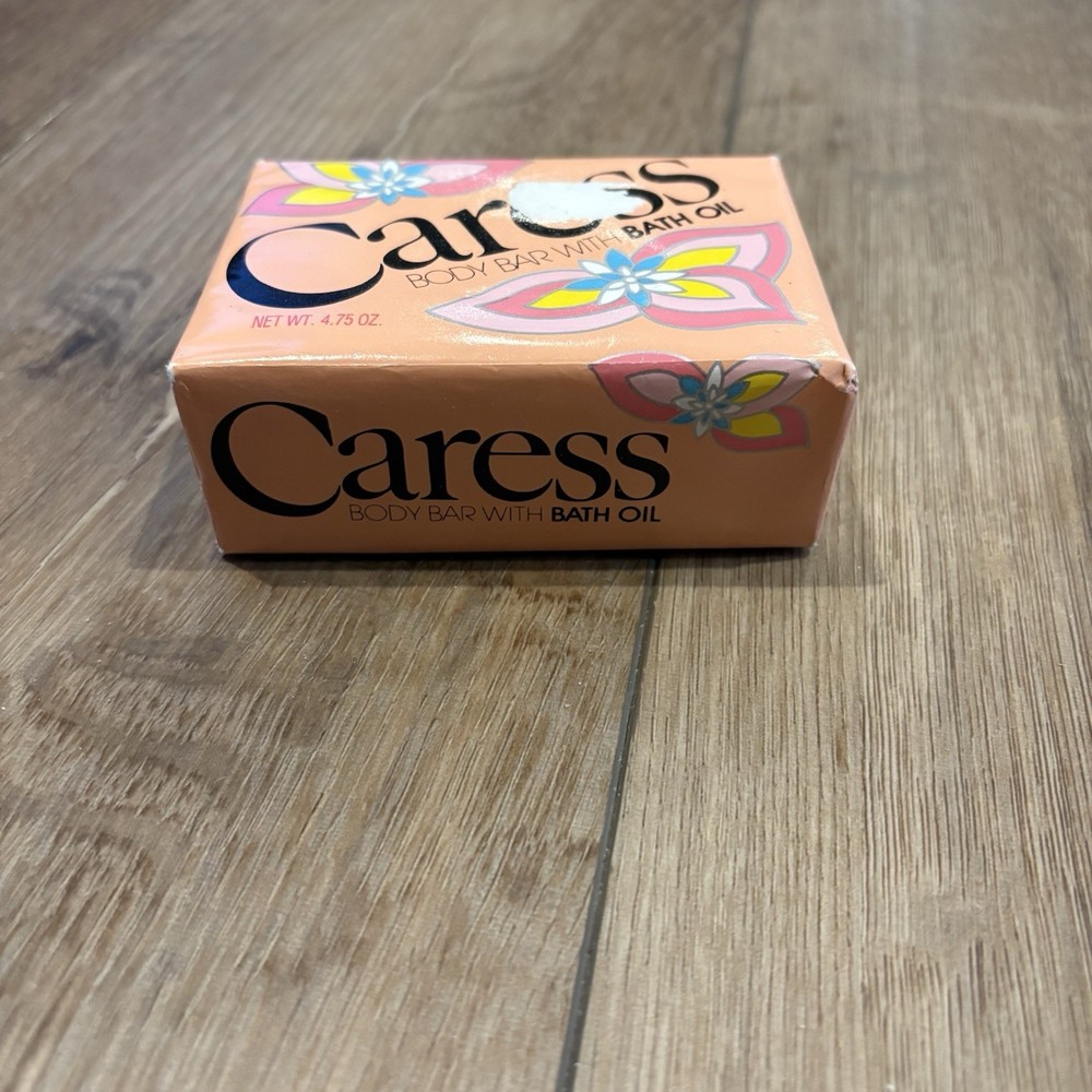 Vintage Caress 3.5 oz Body Bar Bath Oil Soap 1970s 80s NOS