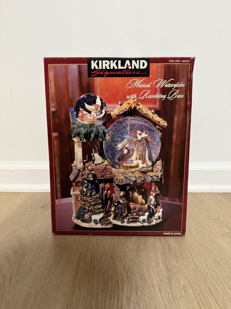 Kirkland Signature Musical Lighted Waterglobe with Revolving Base Nativity - NEW