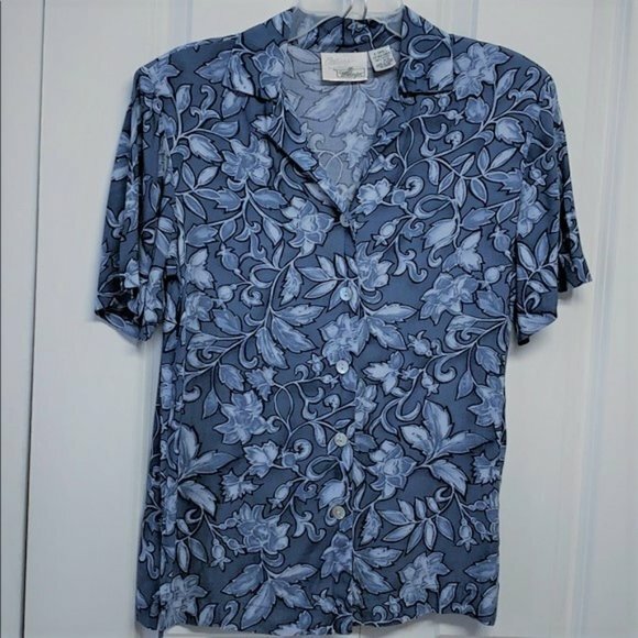 Shades of Blue Floral Print Rayon Short Sleeve Top XS