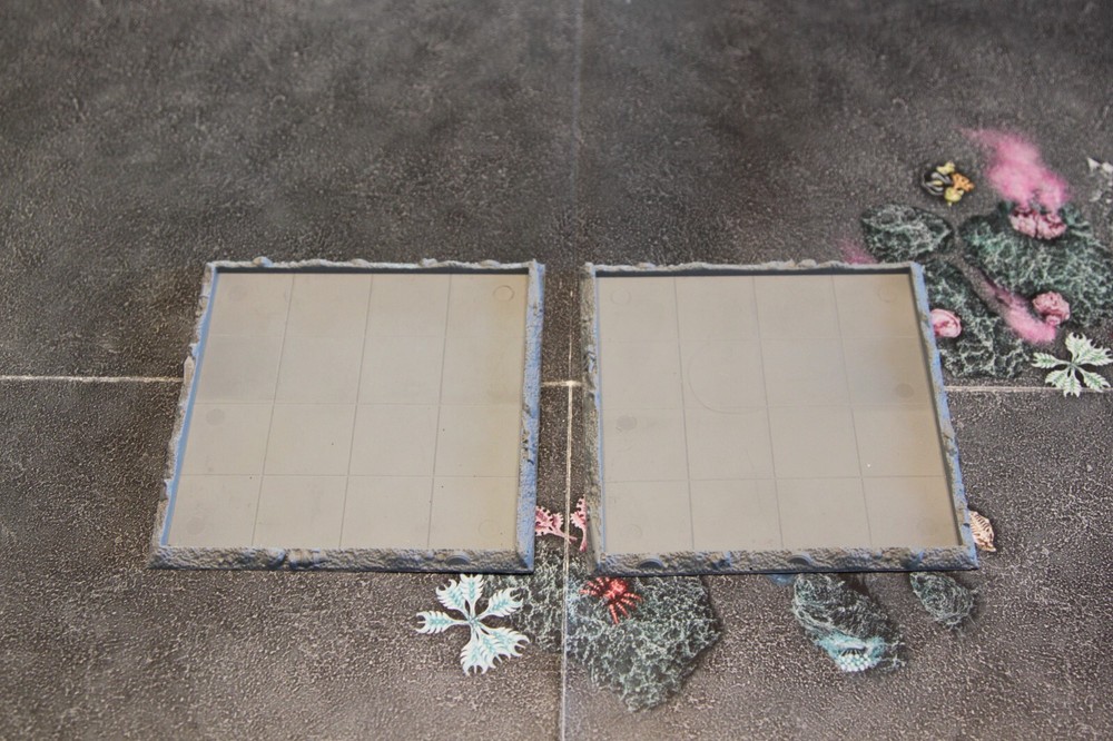 WARHAMMER FANTASY BATTLES- x2 ORIGINAL MODULAR MOVEMENT TRAYS PLASTIC -OLD WORLD
