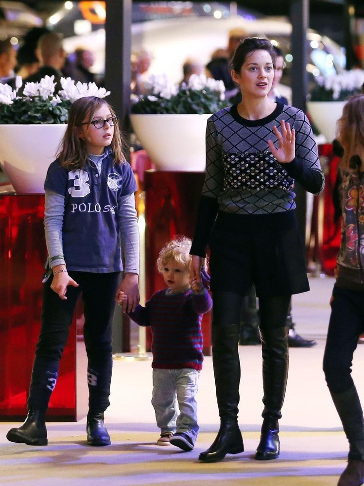 Marion Cotillard Walk With The Kids 8x10 Picture Celebrity Print