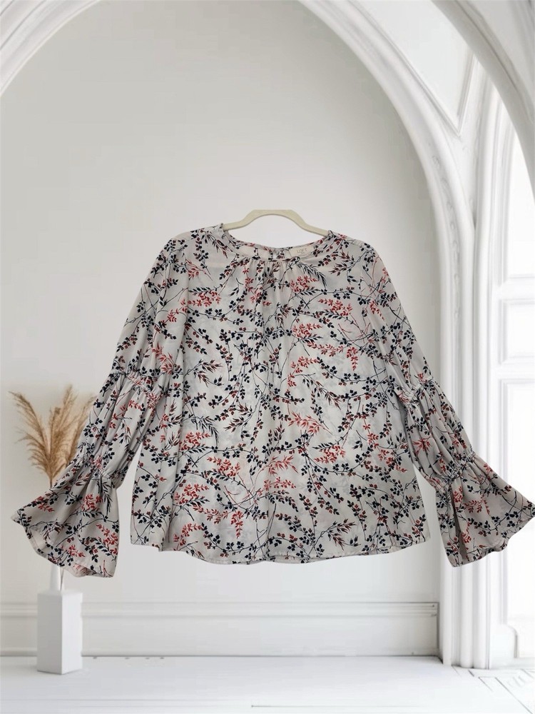 LOFT Gray Floral Long Bell Sleeve Top Women’s Size Small Romantic Feminine Chic