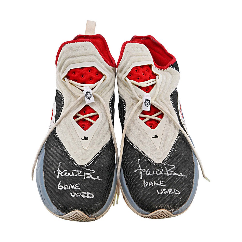 Aaron Boone Signed 2024 Game Used Nike Sneakers with LOA-image