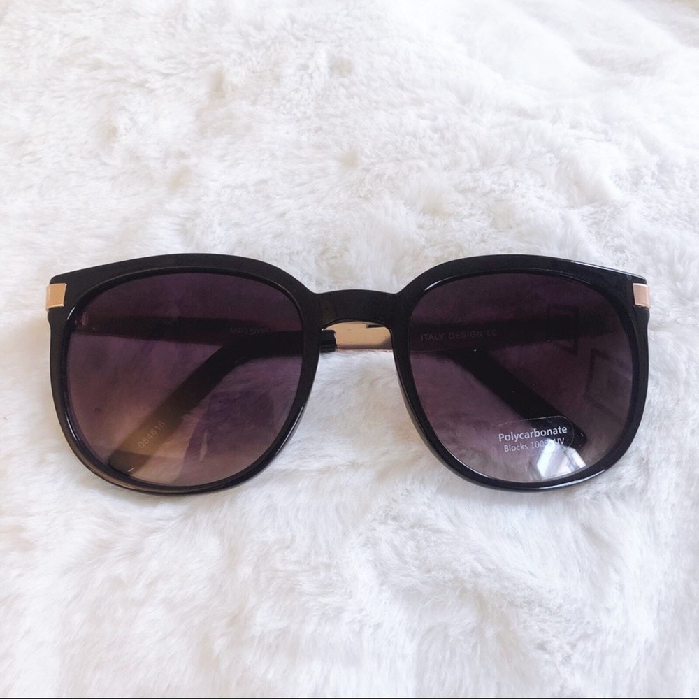 Isabel Black Round Trendy Designer Sunglasses for Women  