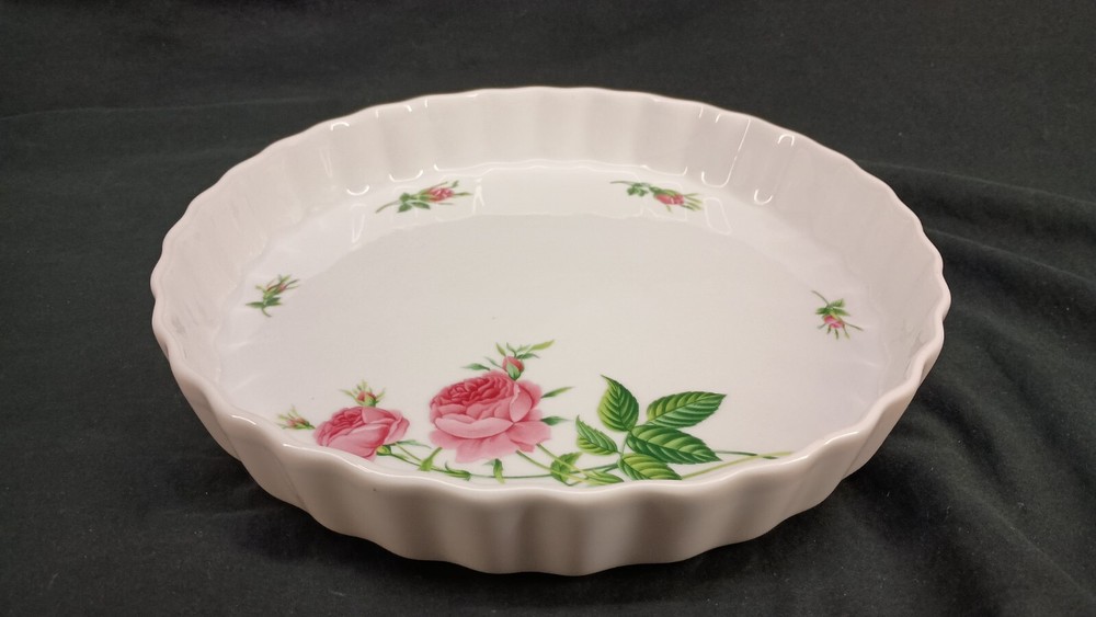 Christineholm Porcelain Rose Pattern Pie Plate 9.5