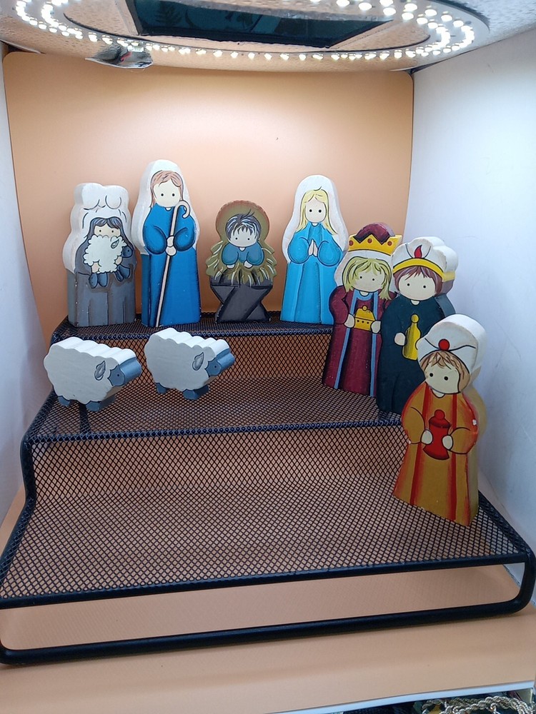 Nativity Set Figures Hand Painted Wood Holy Family Wisemen Shepherd Sheep 9 pc