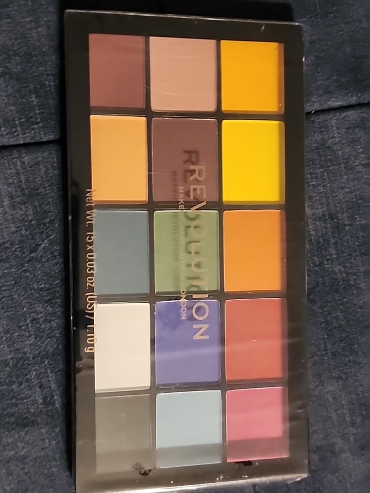 Revolution Makeup Reloaded Marvellous Mattes Eye Shadow Palette 15 Shades NEW