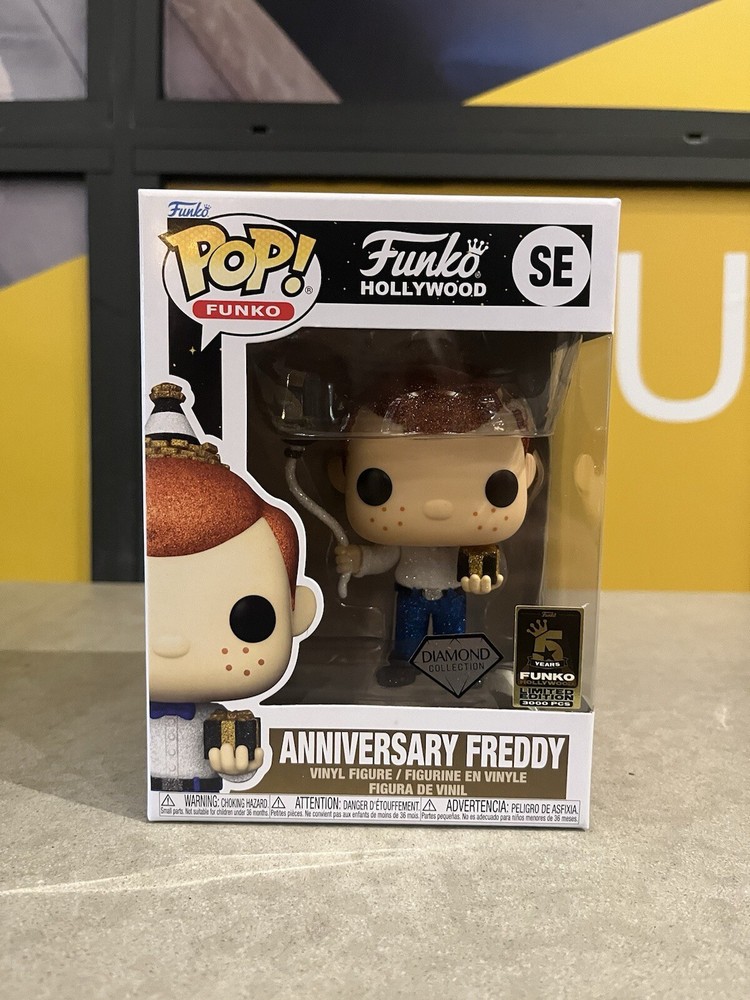 Funko Hollywood Exclusive 5 year Anniversary LE 3K PCS Diamond Freddy SHIPS NOW
