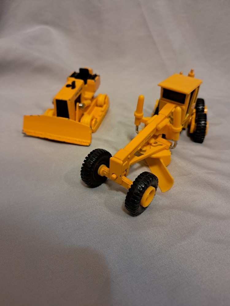 LOT of 2 metal/plastic John Deere Ertl construction vehicles, matchbox sized