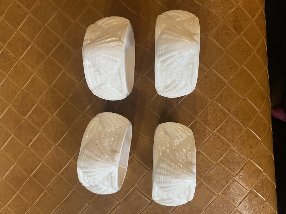 VTG Set Of 4 Beachcombers White Ceramic Seashell Napkin Rings