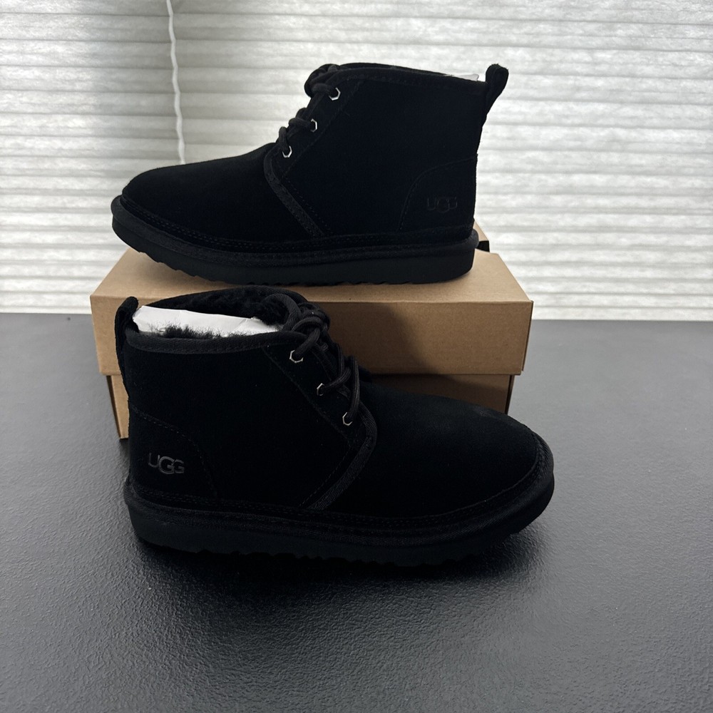 UGG Australia Big Kids Neumel II Boot  Brand New Style 1017320K - Black - Sz 4