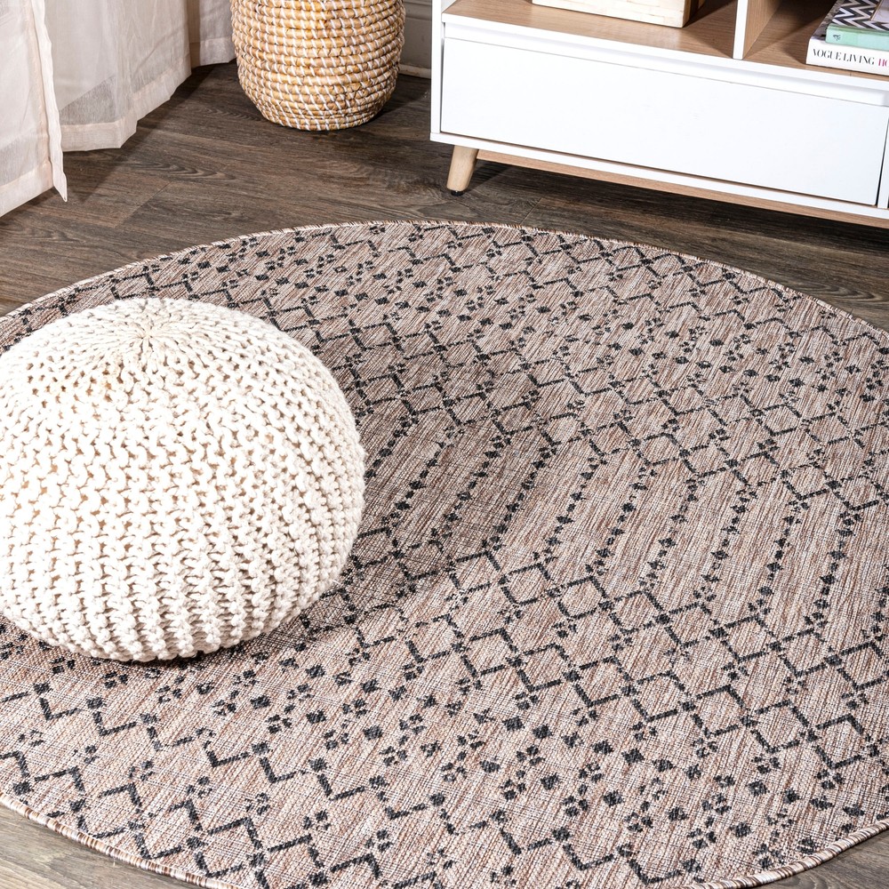 JONATHAN Y Trebol 4ft Round Rug in Light Gray Black Moroccan Geometric Weave