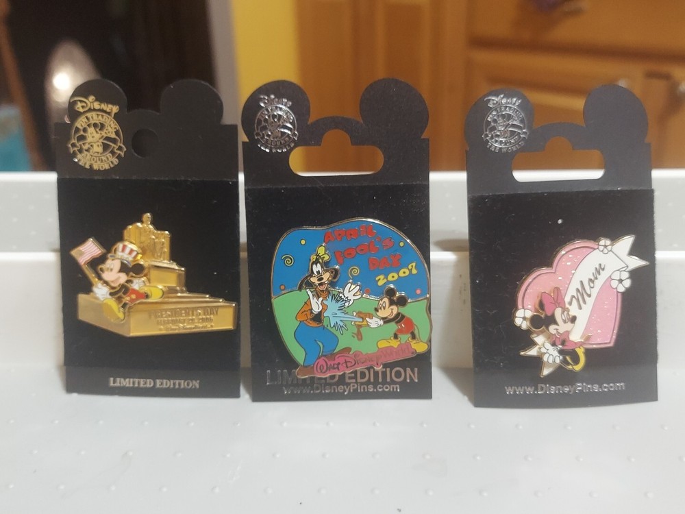 Disney lot 3 Collector Pins Limited ED 2006 Presidents Day April Fools Day 07 ++