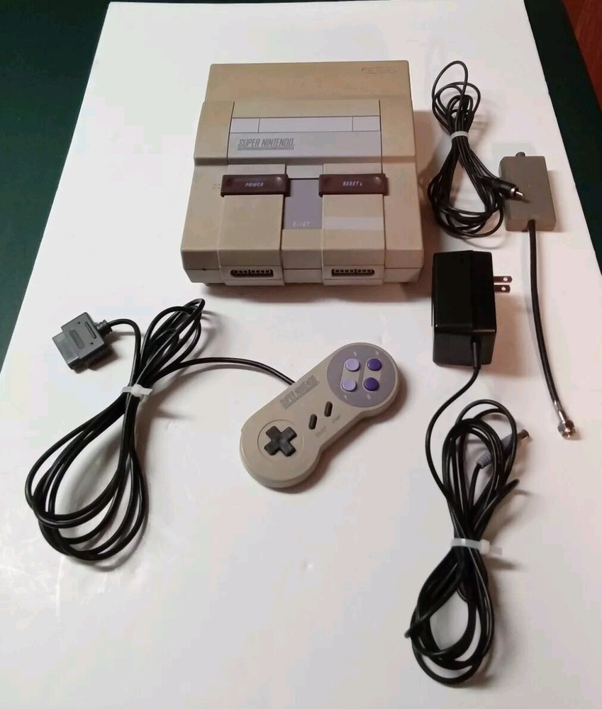 VTG Nintendo SNS-001 SNES Video Game Console w/1 Controller Cords- Tested WORKS
