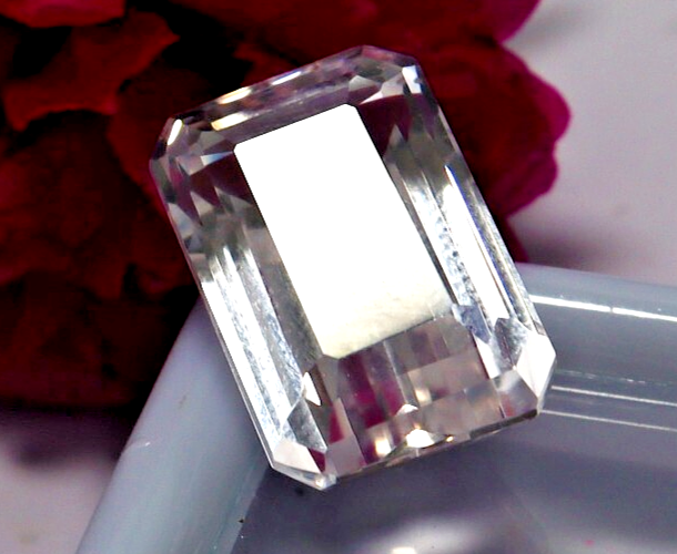 AA Natura White Sapphire 13.85Ct Emerald Cut Certified Loose Gemstone for Sale-image