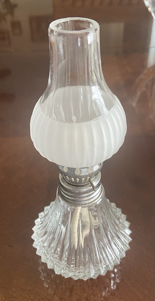 Vintage Faceted Lamplight Farms Oil Lamp Made In Austria  8” Tall