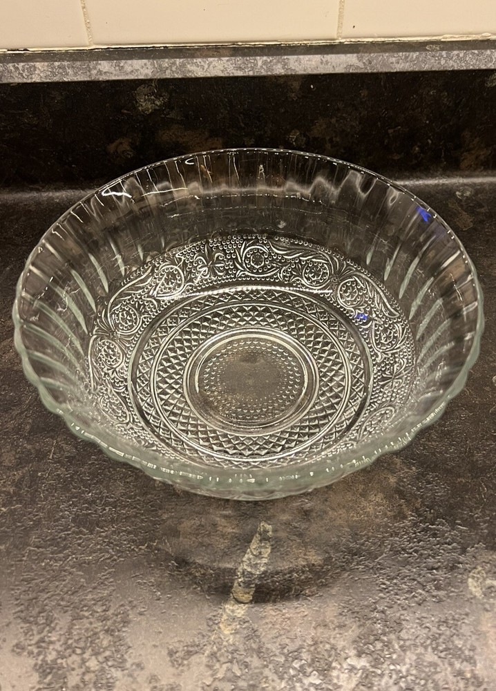 Vintage Clear Glass Fleur De Lis Trellis KIG Malaysia Fruit Bowl Dish