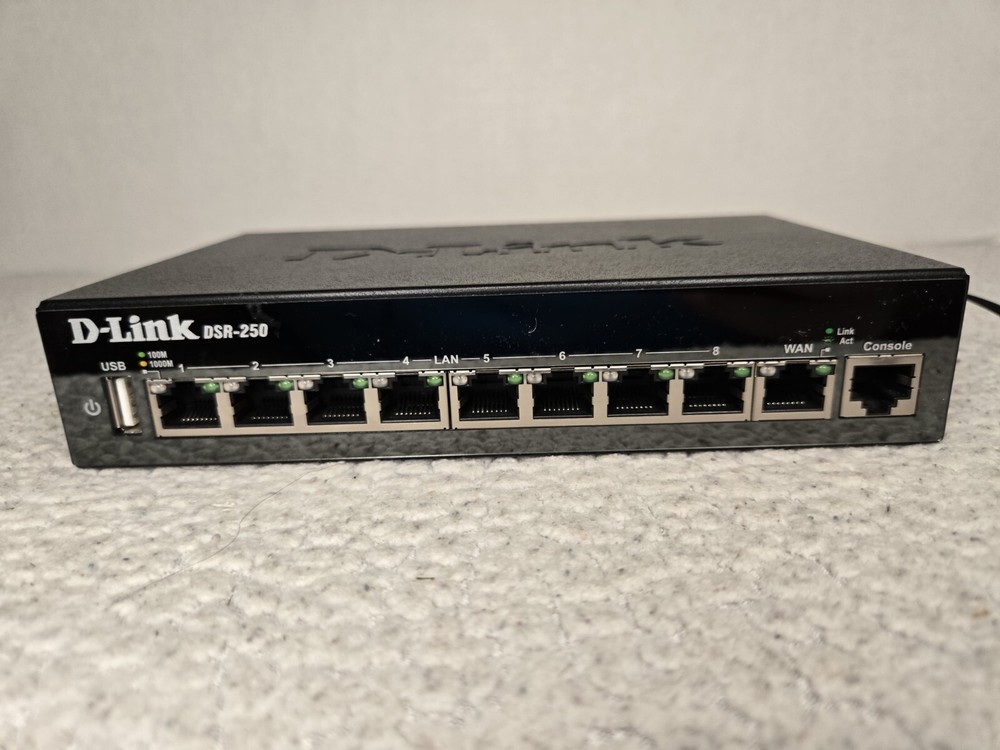 D-Link DSR-250 8 Port Gigabit VPN Router Tested Great Condition With Cord