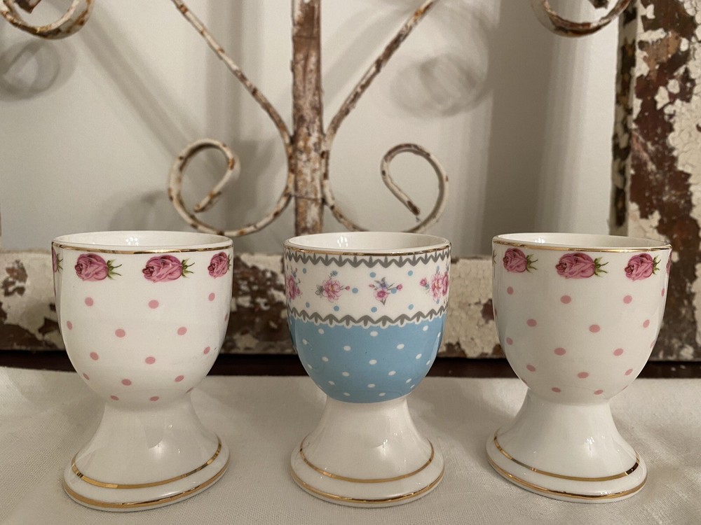 NEW GRACE TEAWARE VICTORIAN WHITE PINK BLUE ROSES EGG CUP HOLDER STAND 3 PC SET
