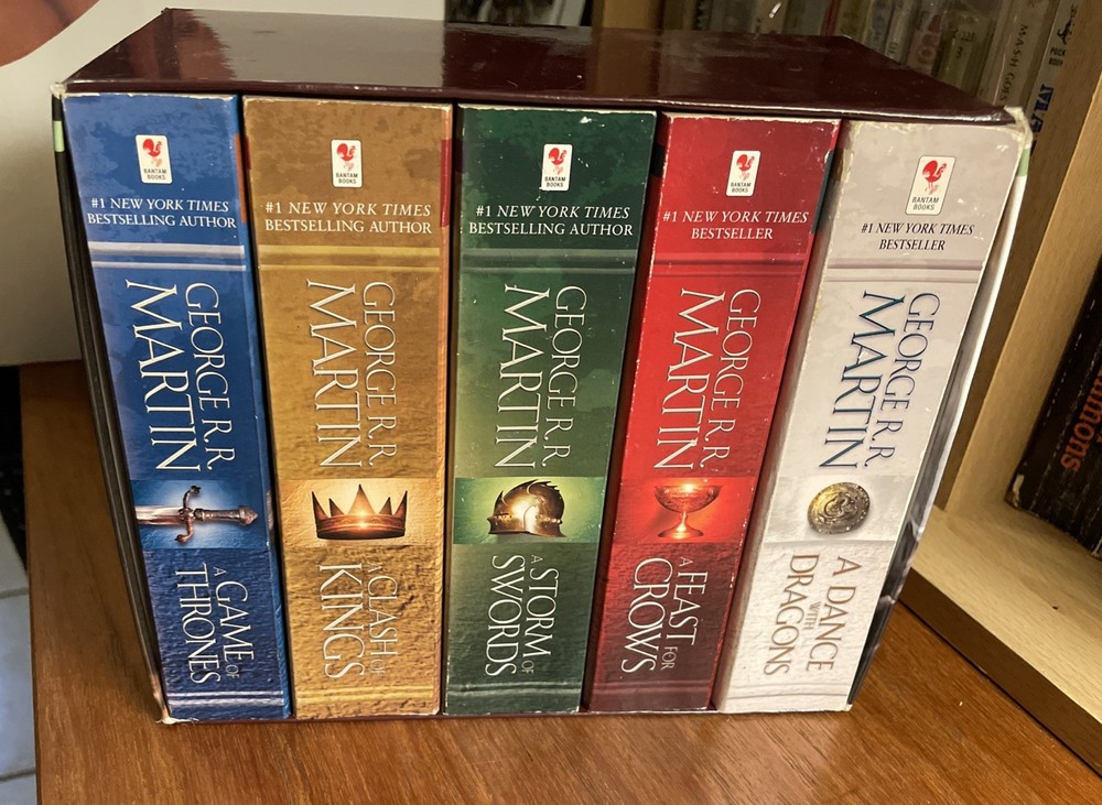 Game of Thrones Paperback Box Set by George R R Martin - A Song of Ice and Fire-image