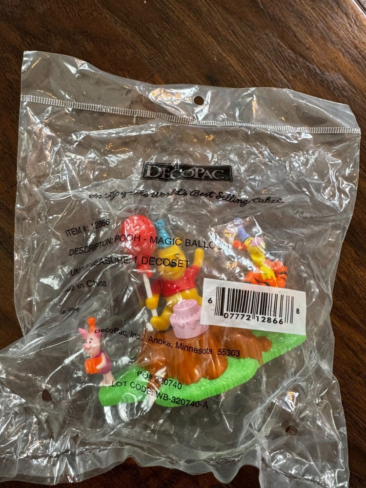 Vintage Winnie the Pooh DecoPac Cake Topper 12866 with Magic Balloon