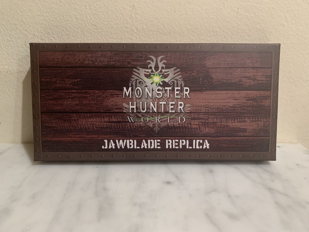 Monster Hunter World Lootcrate Jaw blade Replica Figure
