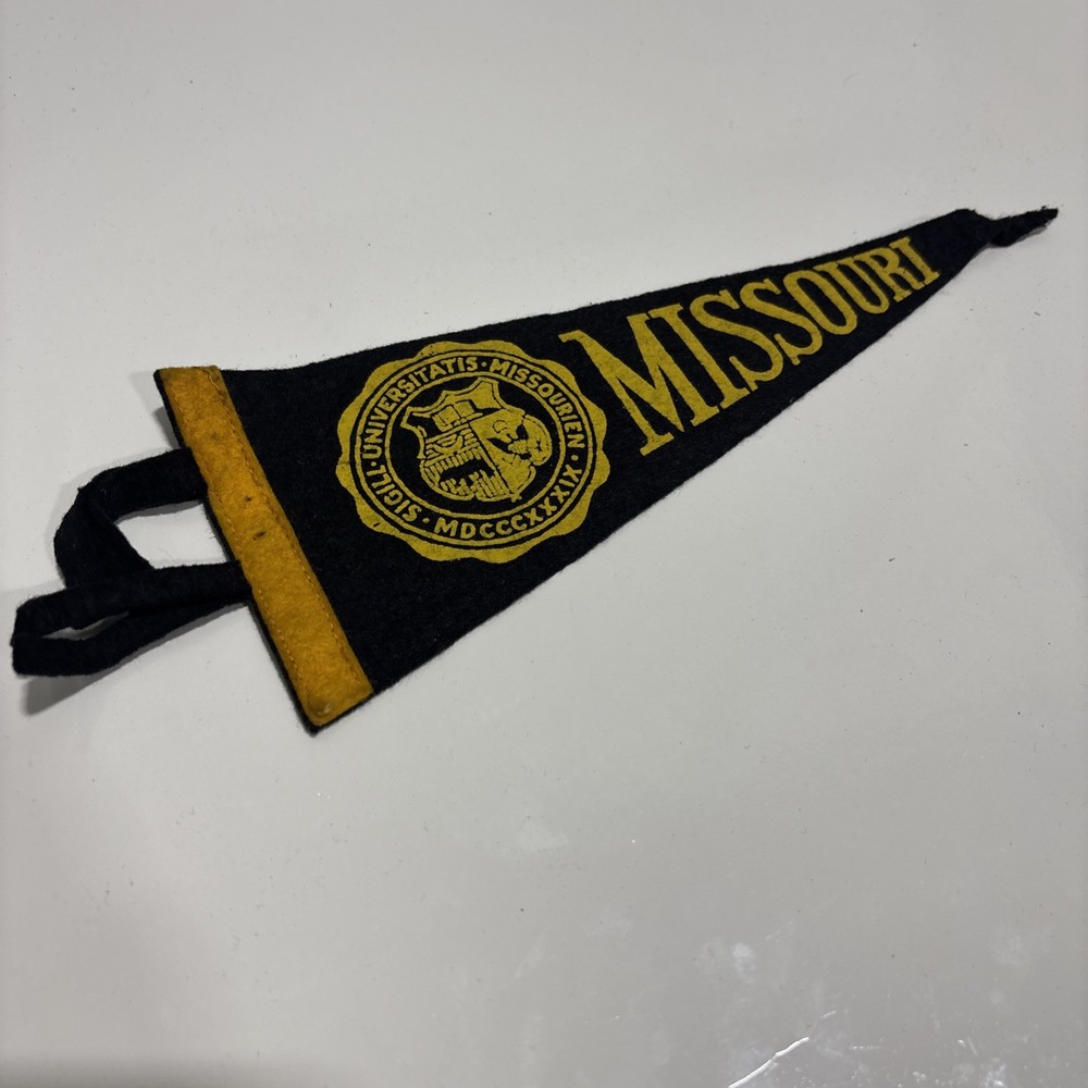 Antique Vintage 30’s University of Missouri Pennant Universitatis Missourien