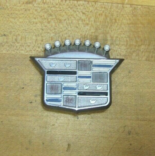 CADILLAC Emblem seven top crown six ducks auto car ad tag sm sign nameplate CADI