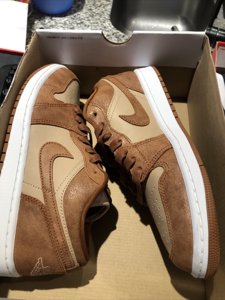 Size 9 Women’sNike Air Jordan 1 Low SE Legend Brown Legend Coffee FJ3453 200