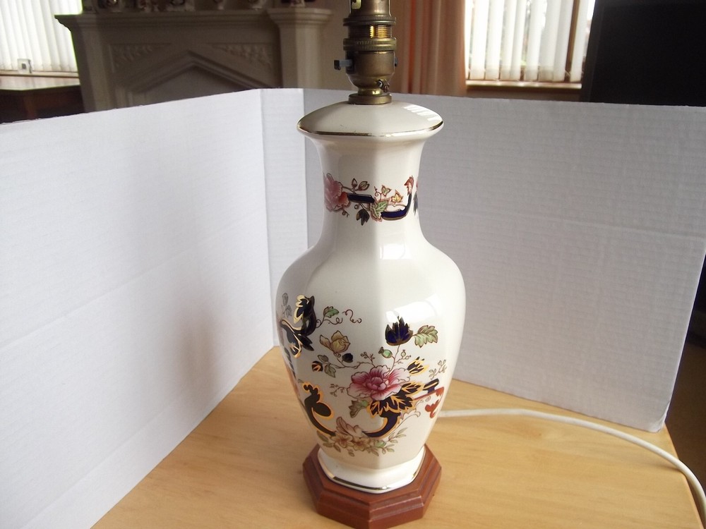 Masons Ironstone Blue Mandalay Vintage Octagonal Table Lamp with Wooden Base Vgc