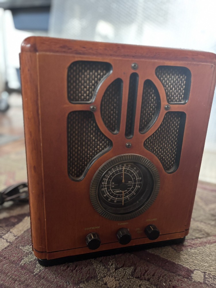 Vintage Crosley Collector's Edition CD Player and Radio CR72CD