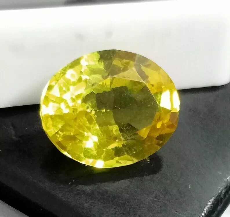 Natural Yellow Sapphire Loose Gemstone 10.65 Ct Oval Cut EGL Certified