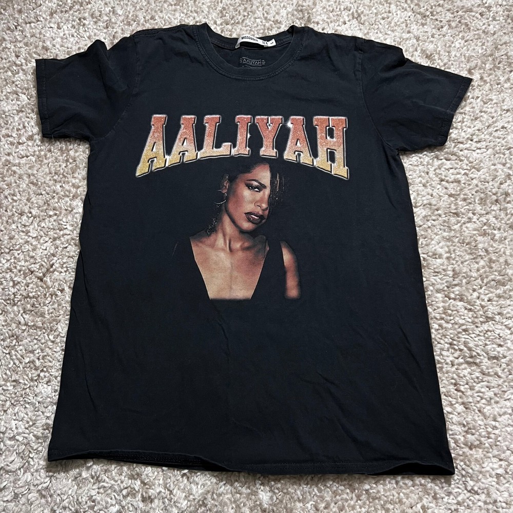Aaliyah Vintage Graphic Tee for Men Black R&B Band Concert Small-image