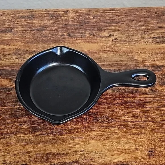 Diversified Ceramics 5.5 Inch Black Mini Skillet Fry Pan Ashtray Bowl DC 212 Made in USA  