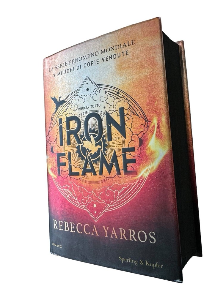 Iron Flame by Rebecca Yarros 1st Edition Black Edges Hardback *Italian Language*