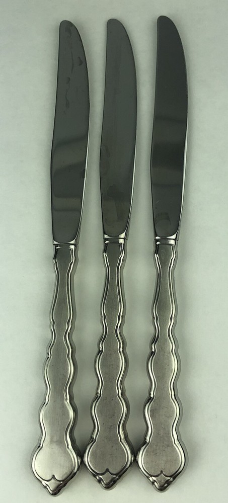 Oneida HH VALERIE Distinction Deluxe Stainless Flatware 3 Dinner Knives Vintage
