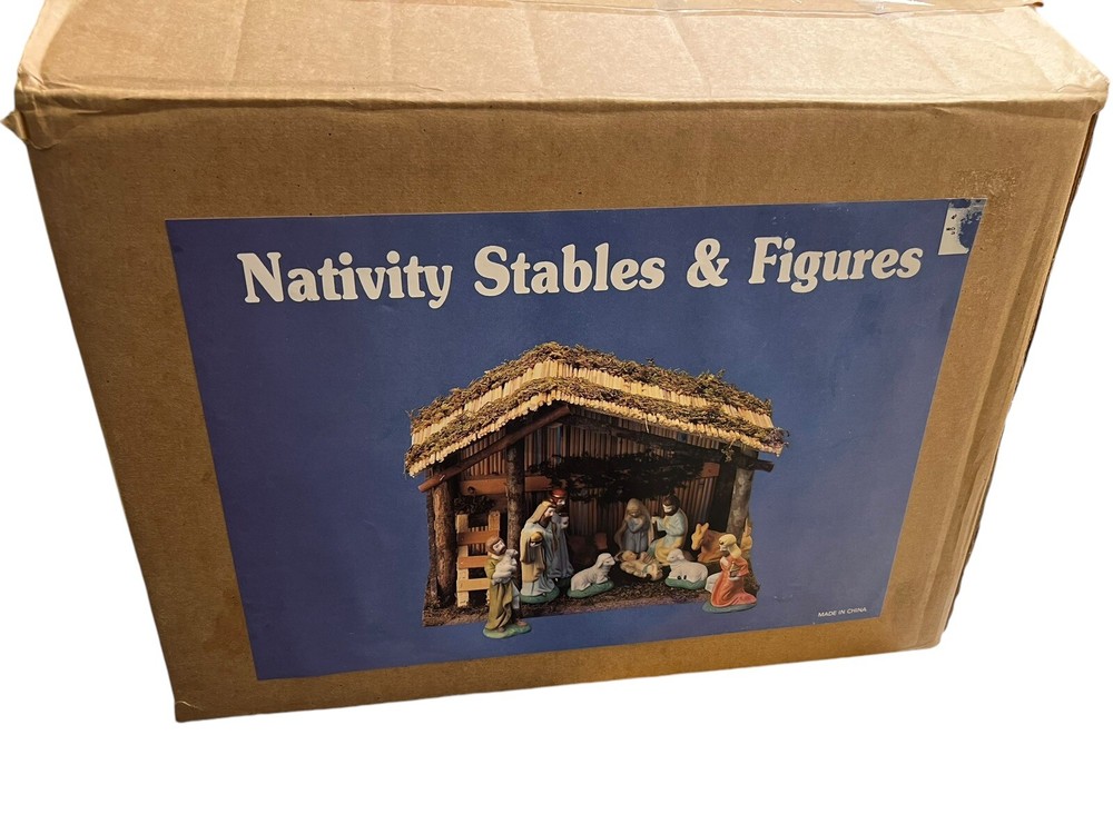 11 PIECE PORCELAIN NATIVITY SET DECEMBER HOME WITH WOOD  MANGER NEW IN BOX