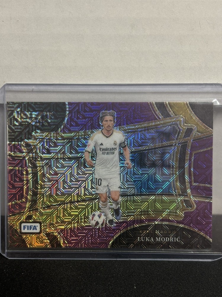 2023-24 Select FIFA Field Level LUKA MODRIC Purple Mojo Prizm #235 Real Madrid