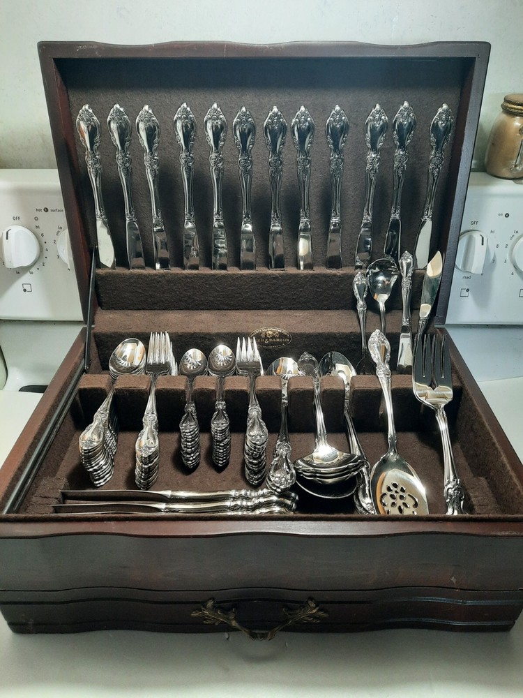 Oneida Louisiana Community Stainless Flatware svc for 16 & Serving Pieces