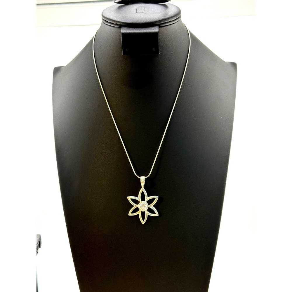 Silpada 925 Sterling Silver Open Flower CZ Pendant Necklace