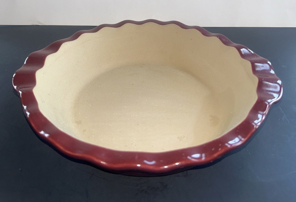 Pampered Chef 9 Inch Deep Dish Stoneware Pie Plate in Cranberry Heritage Design