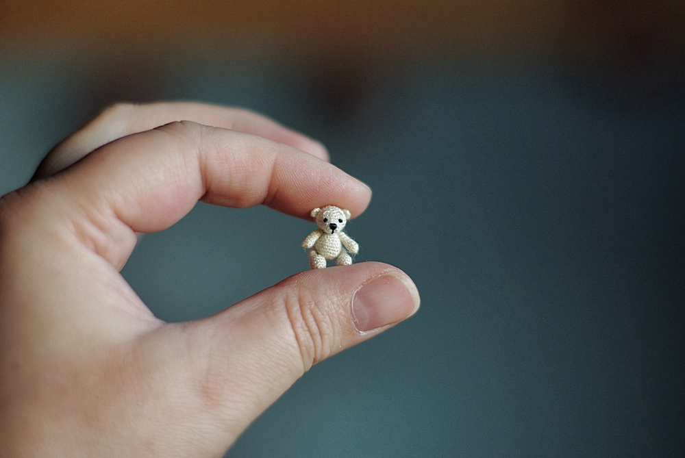 Micro crochet miniature teddy bear: miniature animals, tiny dollhouse miniatures