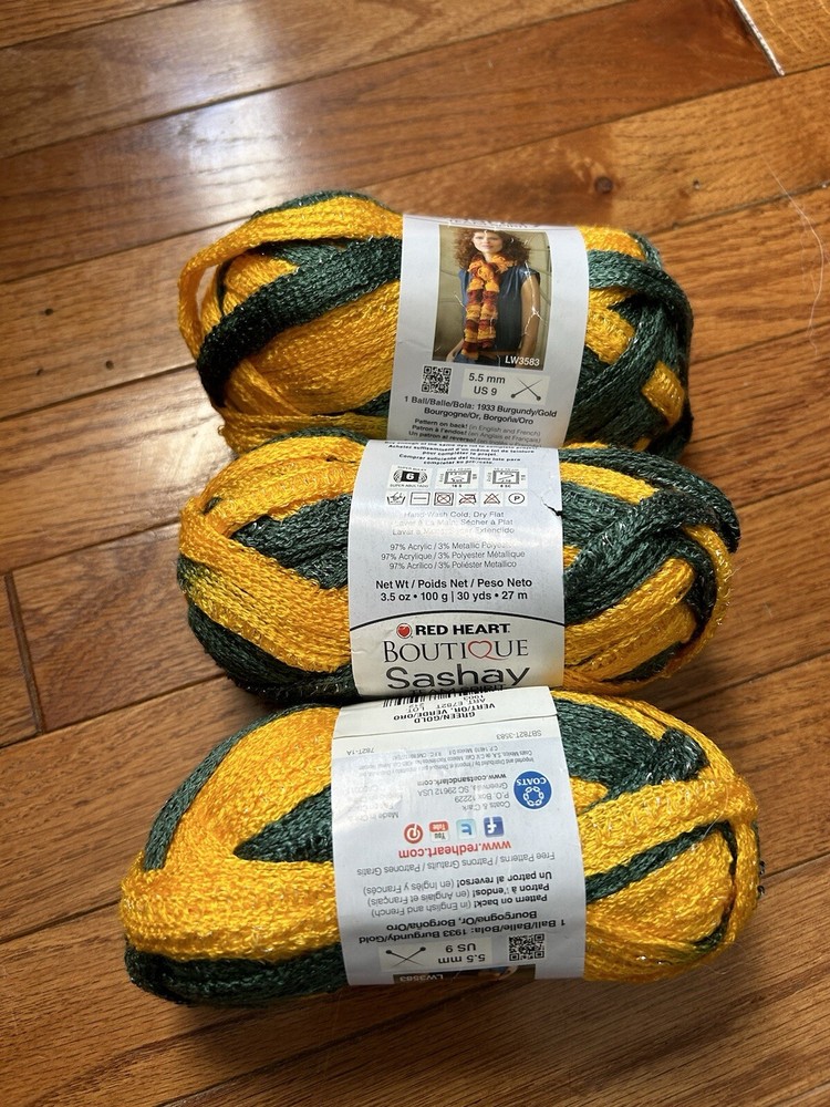 Red Heart GREEN GOLD TEAM SPIRIT Red Heart Sashay LACE YARN 3.5 oz DUCKS/PACKERS