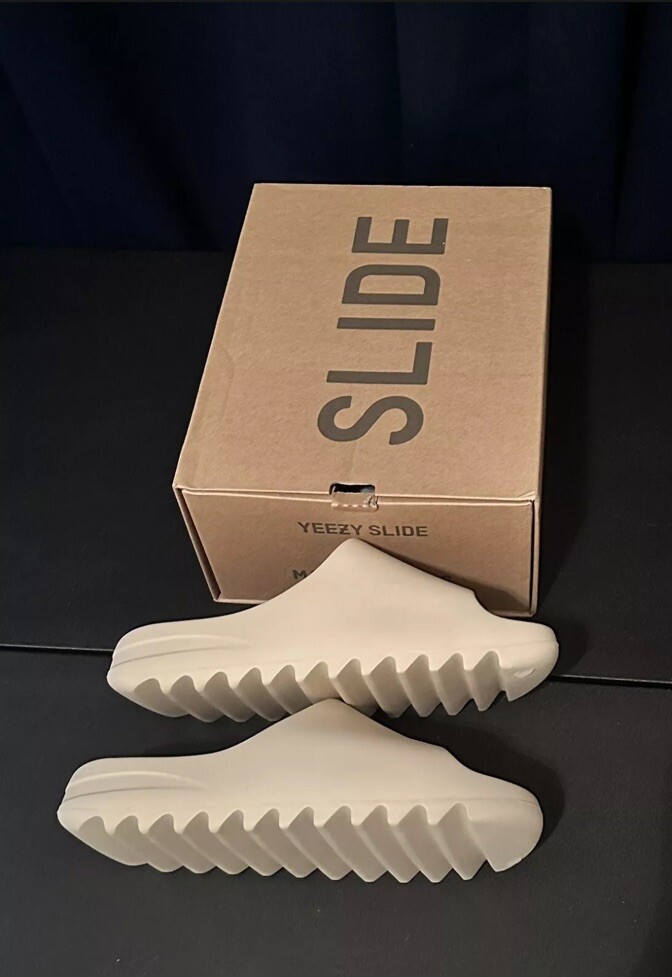 Yeezy Slides “Bone” (SIZE 10) *NEW*