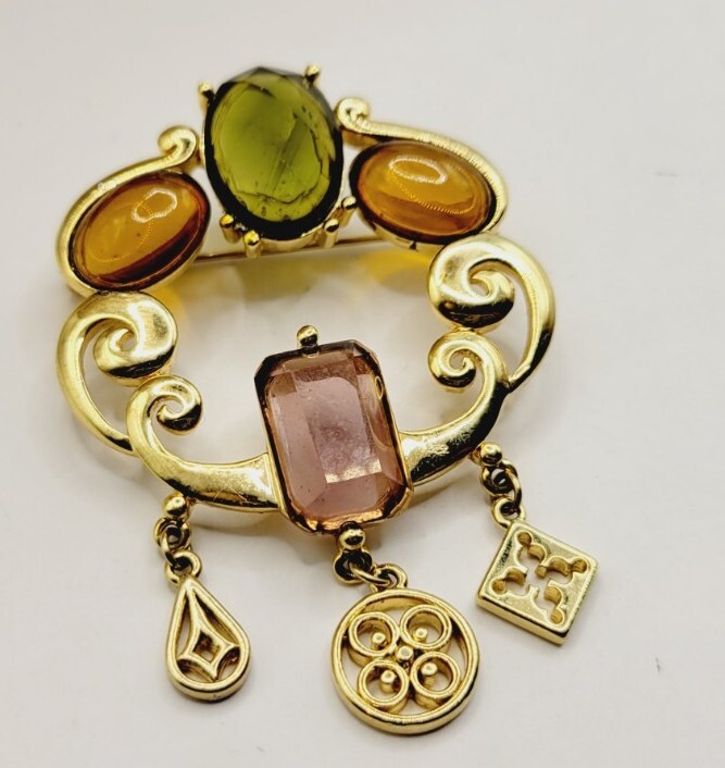 Vintage Charm Brooch Pin Jeweled Ornate Victorian Gold-Tone ELEGANT