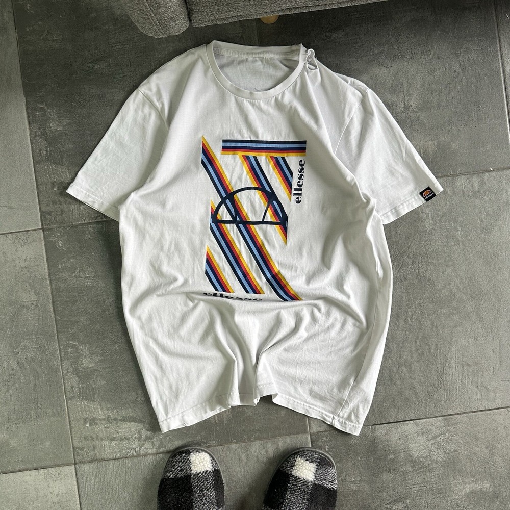 Vintage Ellesse Big Logo T-shirts Logo 00s Y2K USA Style Band Tee Distressed