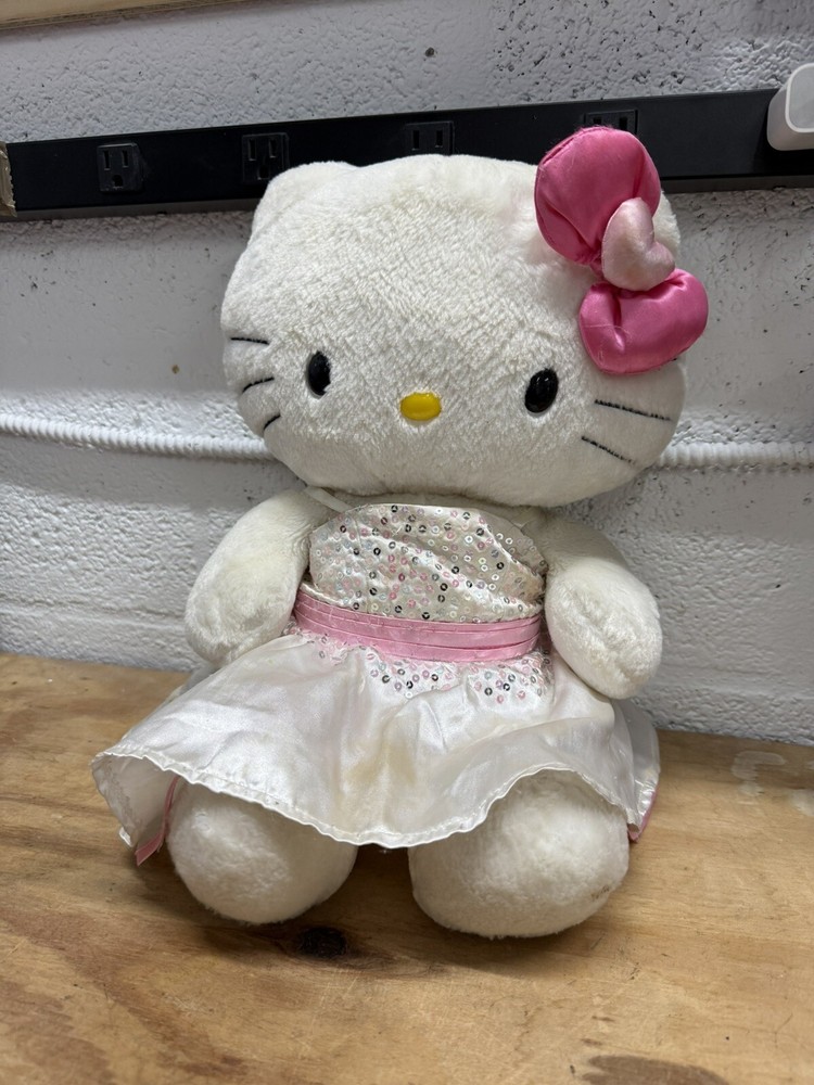 Vtg Hello Kitty Build a Bear Plush 18